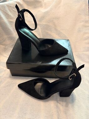 SHEIN Black Pointed-Toe Ankle-Strap Block Heels